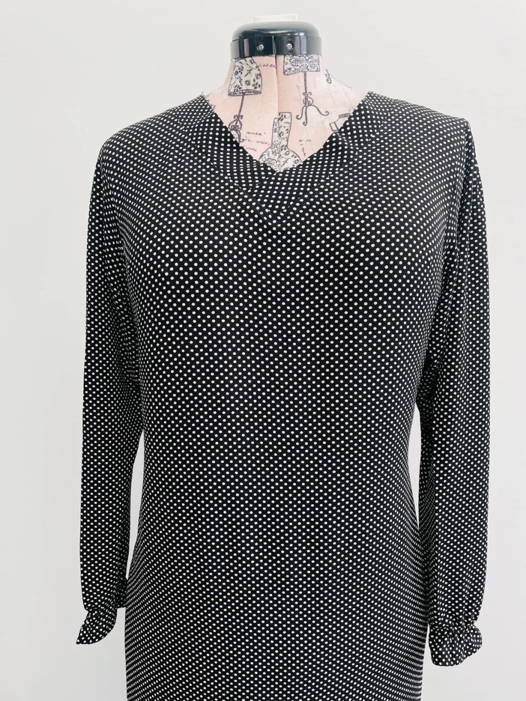 Polka-dot dress back