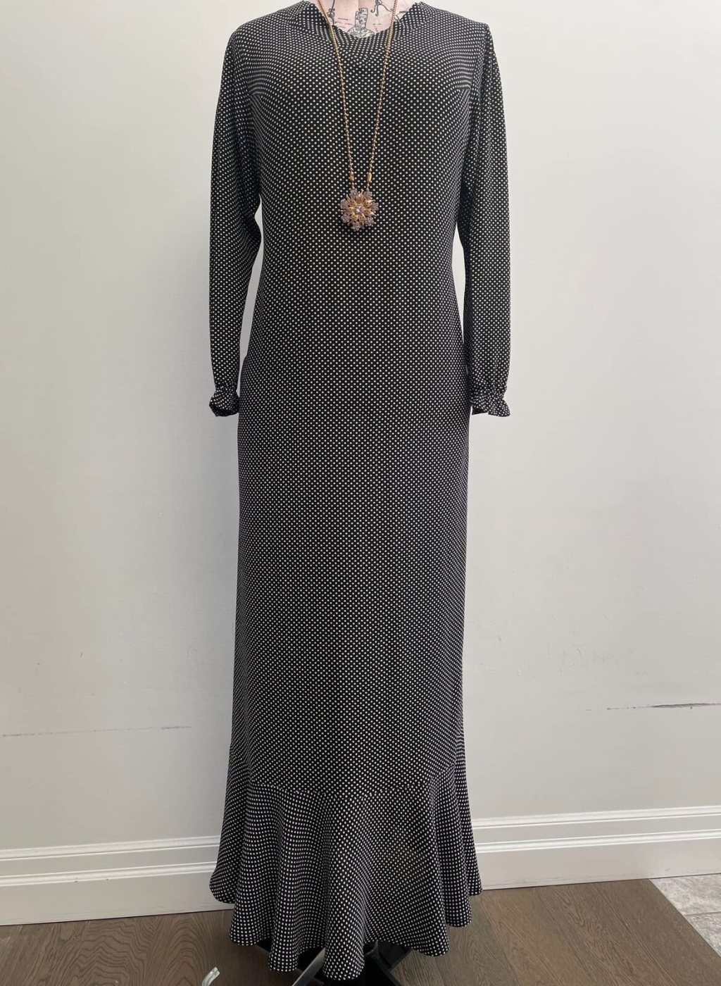 Polka-dot dress front